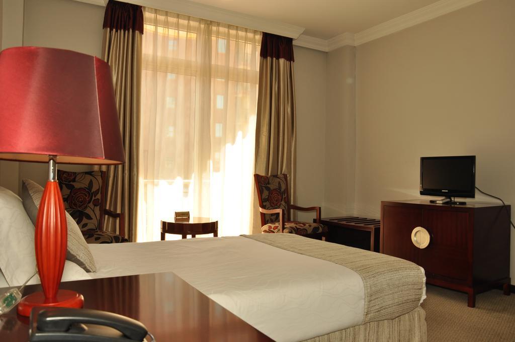 Hotel Siyonat Addis Ababa Oda fotoğraf